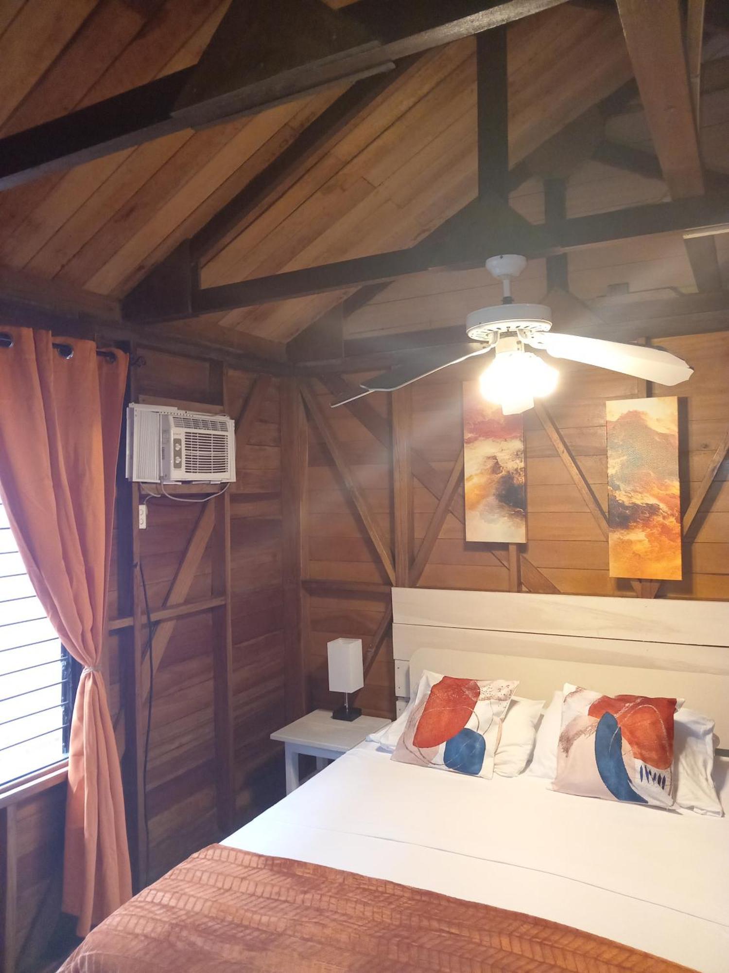 Villa Bahia Del Sol Bocas del Toro Exteriör bild